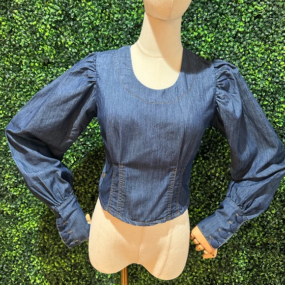 Denim blouse. Puff sleeve. Size M - Picture 3 of 3